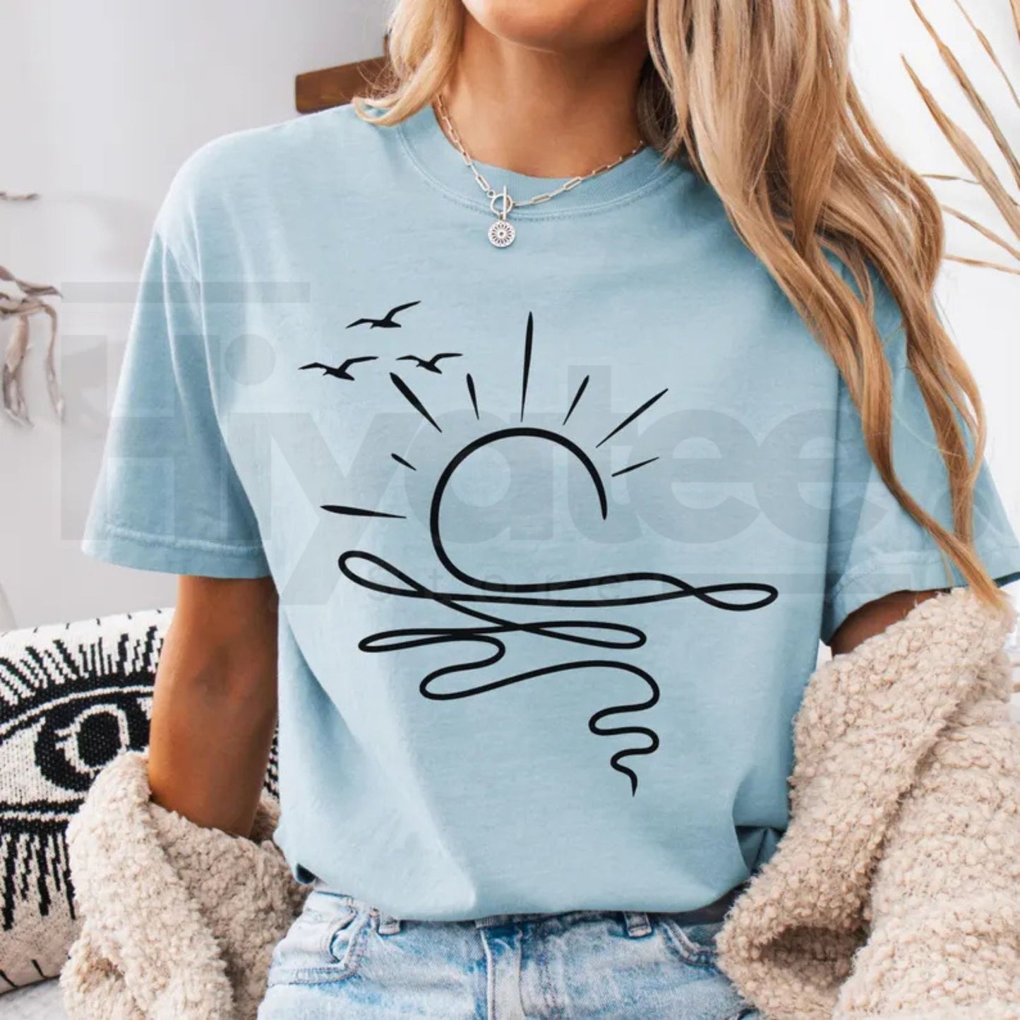 Comfort Colors Sun Ocean Shirt – Linear Graphic Boho Summer Tee, Trendy Cute Minimalist Beach T-Shirt