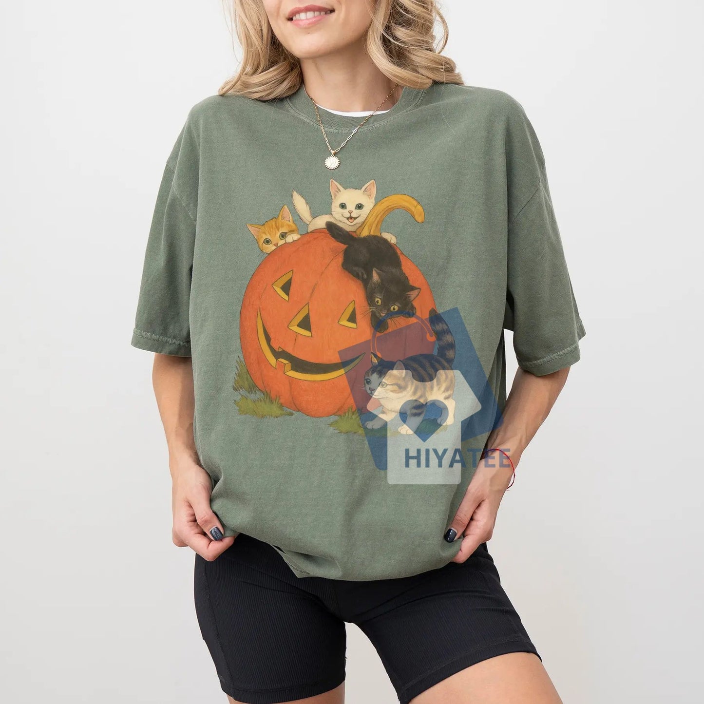 ChicCotton Vintage 90s Cat Halloween Shirt – Retro Jack-o’-Lantern Graphic Tee, Cute Fall Comfort Colors T-Shirt for Cat Lovers