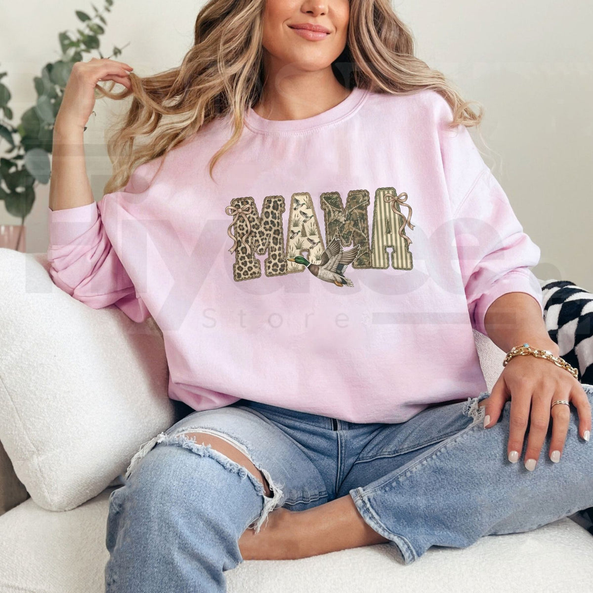 Duck Hunting Mama Sweatshirt – Preppy Camo Outdoors Crewneck, Retro Camouflage Mom Sweater