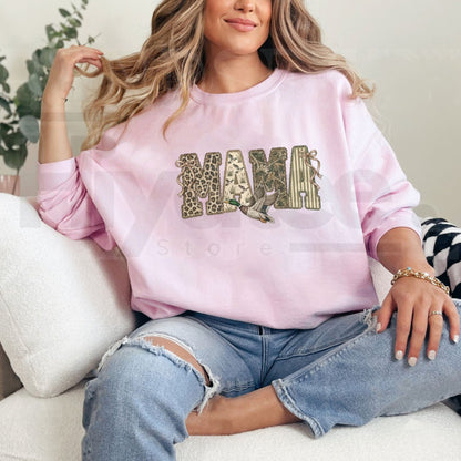 Duck Hunting Mama Sweatshirt – Preppy Camo Outdoors Crewneck, Retro Camouflage Mom Sweater