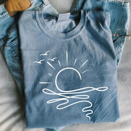 Comfort Colors Sun Ocean Shirt – Linear Graphic Boho Summer Tee, Trendy Cute Minimalist Beach T-Shirt