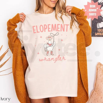 Comfort Colors® Elopement Expert T-Shirt – Funny ABA Therapist, BCBA, RBT & SPED Teacher Goose Humor Tee