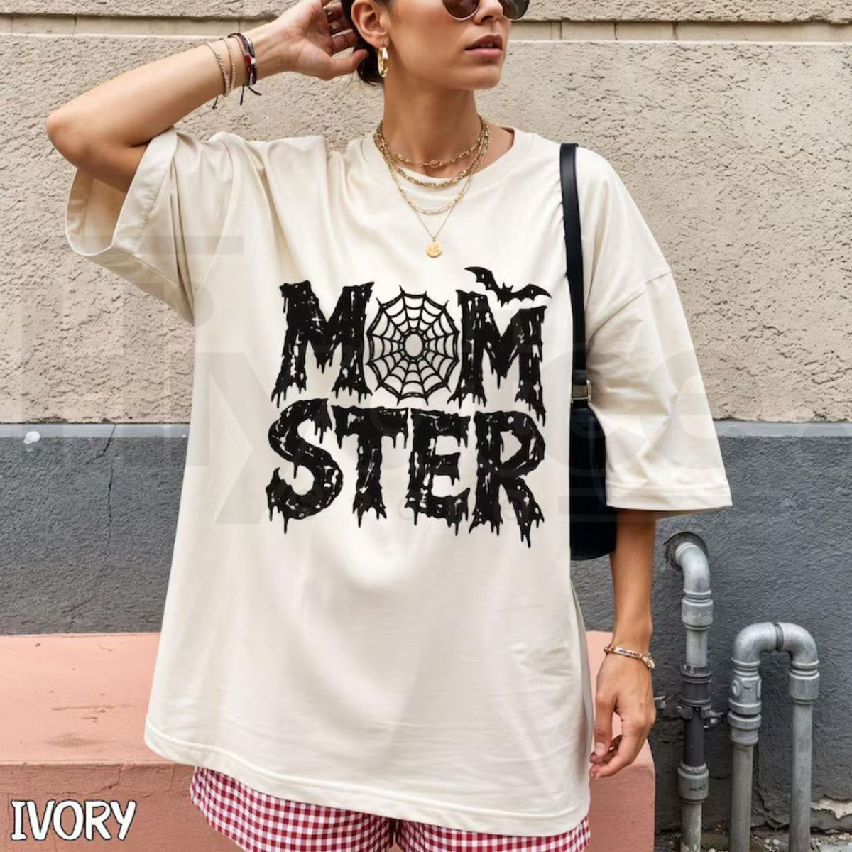 Comfort Colors Halloween Mom T-Shirt – Funny Momster Spooky Mama Tee