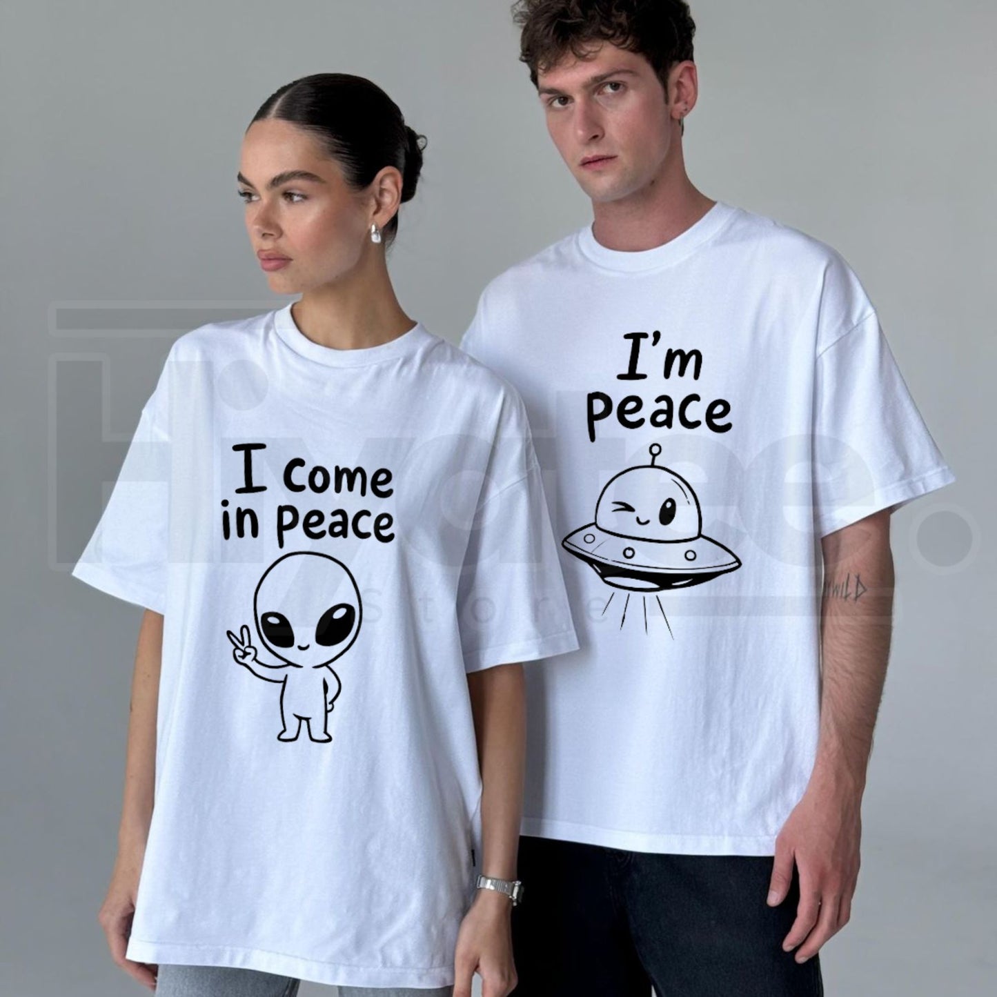 Funny Alien Couple Matching Shirts – I Come In Peace & I'm Peace UFO T-Shirt