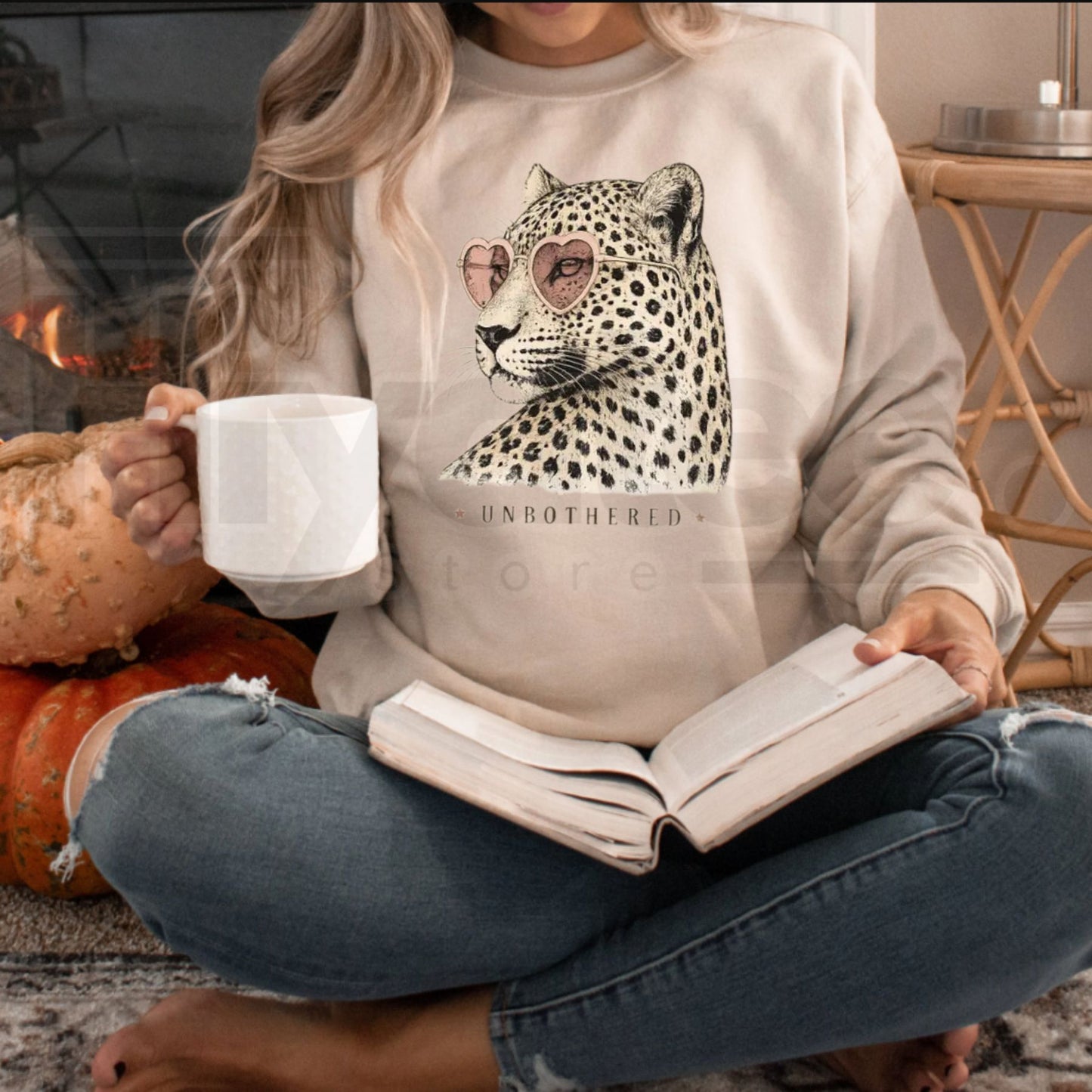 Vintage Unbothered Leopard Graphic Top – Retro Cool Animal Print Crewneck, Casual Chill Vibe Pullover