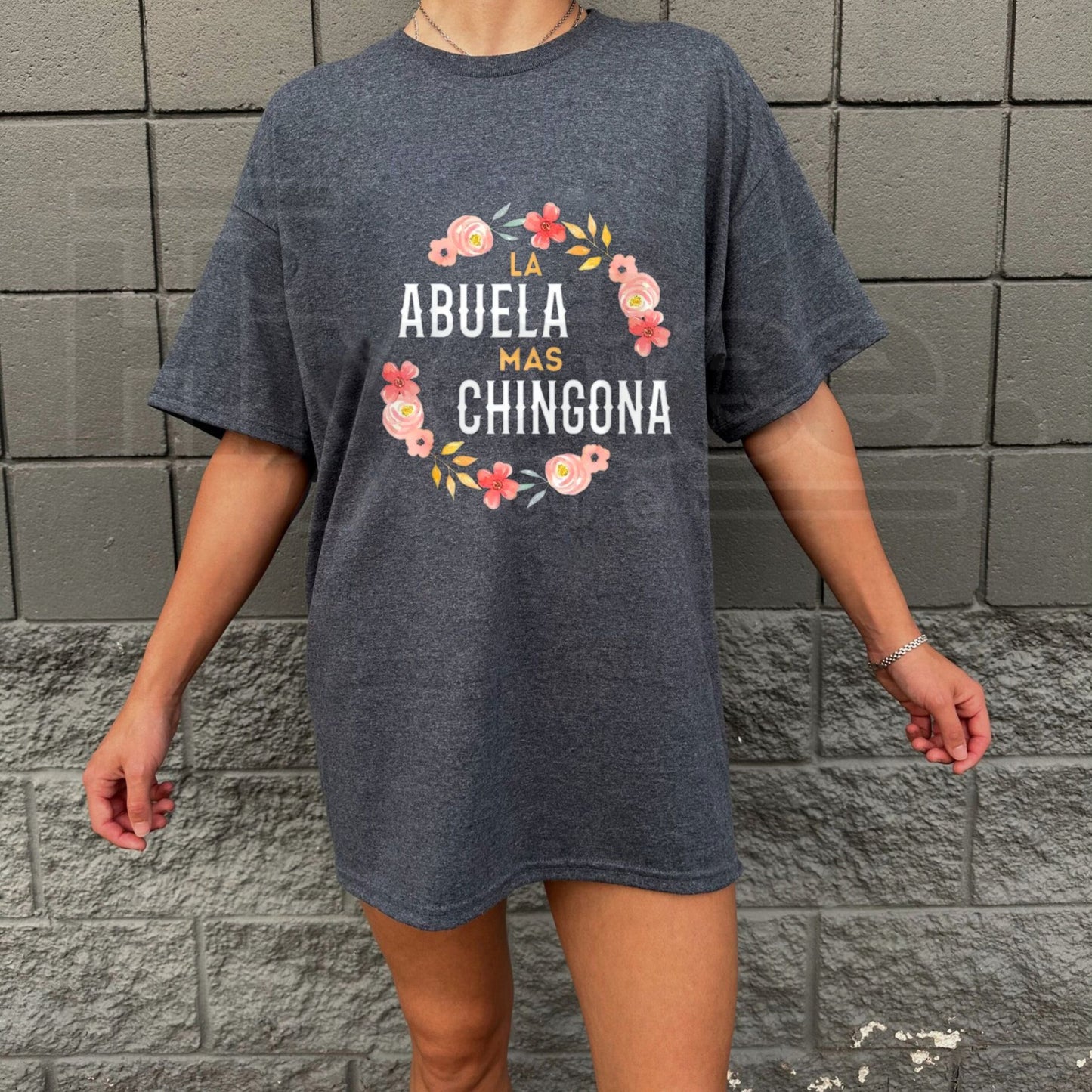 "La Abuela Más Chingona" – Spanish Grandma Floral Arch Graphic Top
