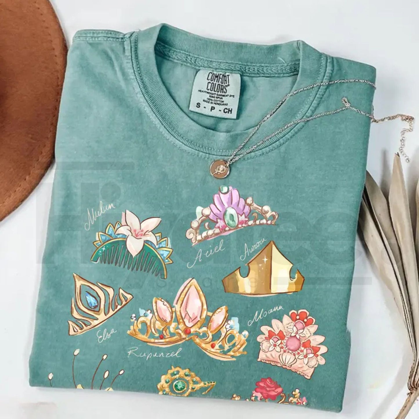 Comfort Colors® Princess Crown T-Shirt – Retro Girl Trip Tee & Vintage Fairytale Aesthetic Matching Outfit
