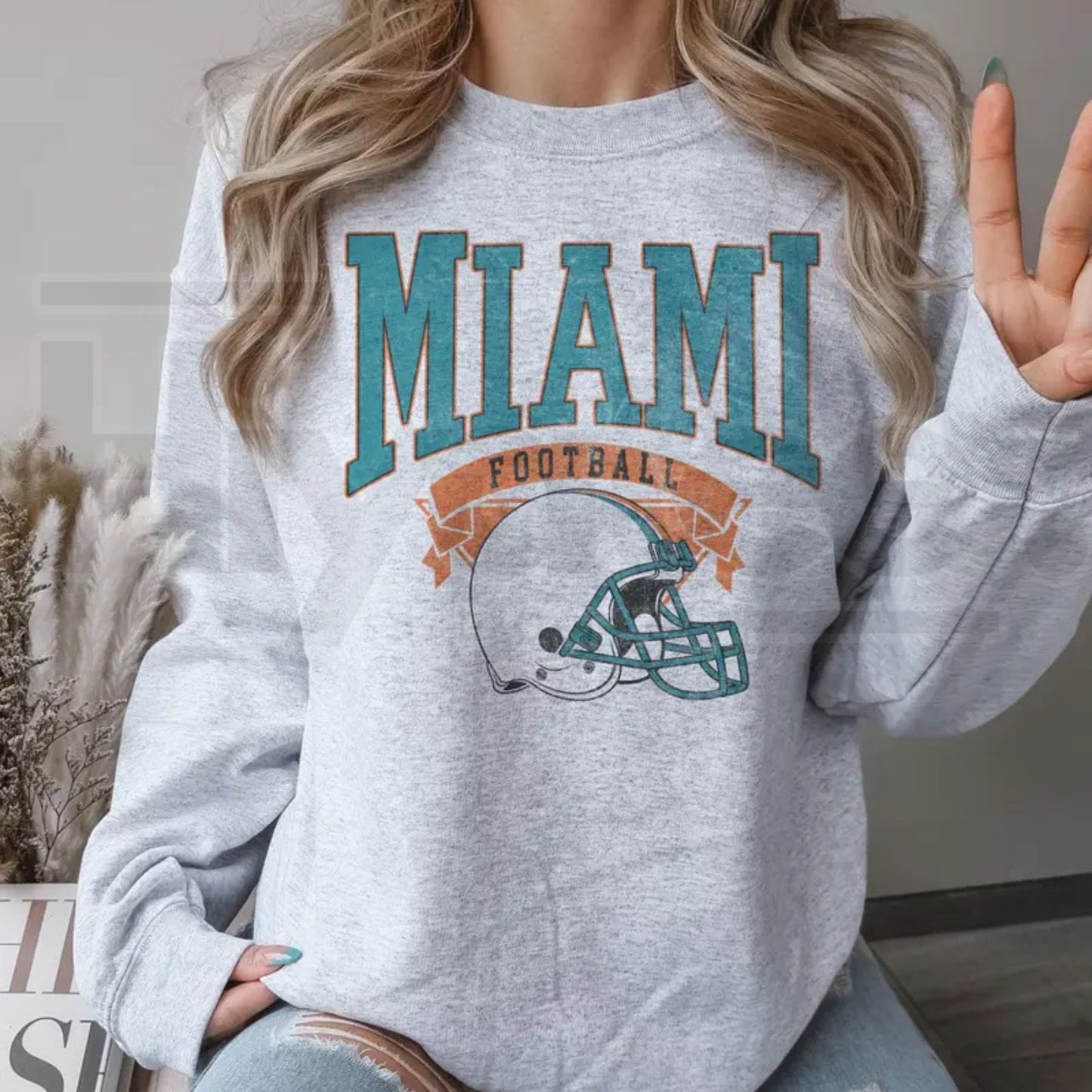 Vintage Football Sweatshirt – Hometown Team Pullover, Retro Sports Graphic Crewneck, Cozy Casual Long Sleeve for Men