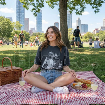 Vintage Black and White Hockey Kiss Comfort Colors T-Shirt – Retro Ice Rink Romance, Emotional Sports Graphic Tee, Classic Love Gift