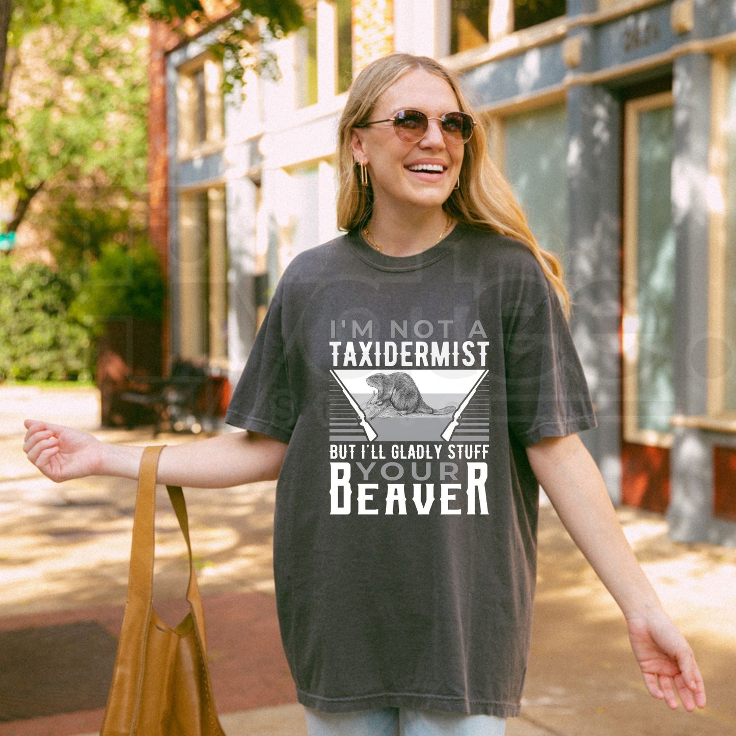 I’m Not a Taxidermist Hunting Beaver T-Shirt – Funny Rifle Hunter Tee