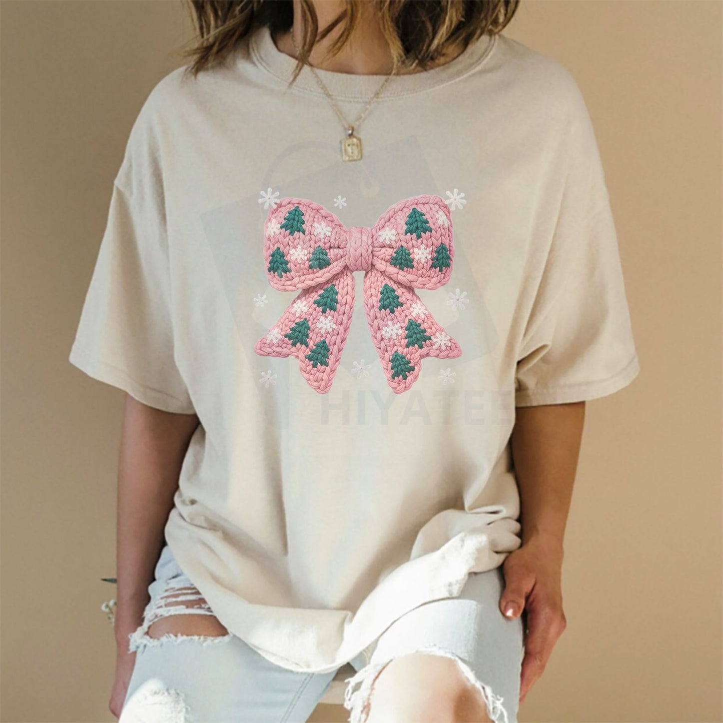 Knit Tree Bow Comfort Colors T-Shirt – Trendy Women's Christmas Tee