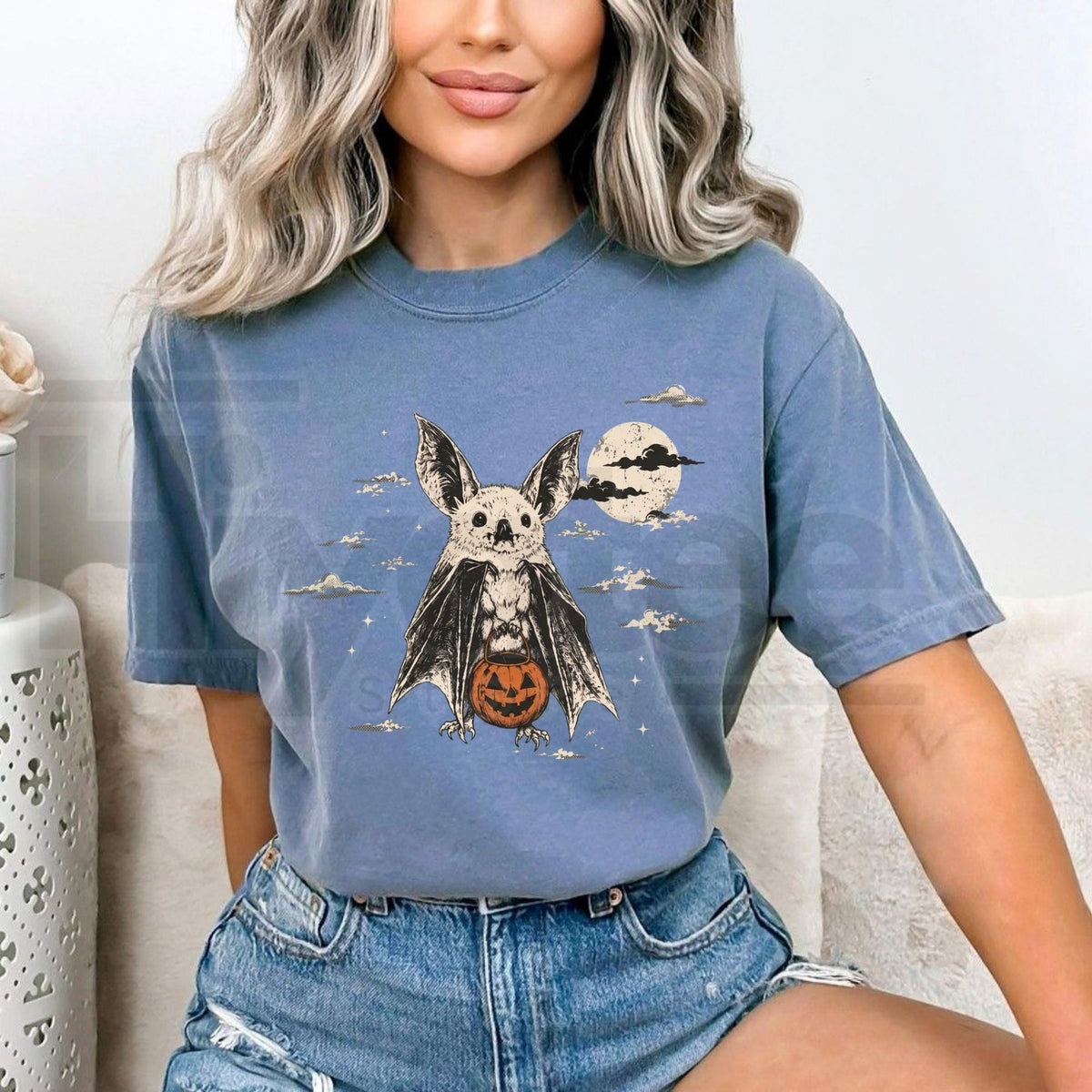 Comfort Colors Moonlit Bat Pumpkin Halloween T-Shirt – 90s Spooky Graphic Tee