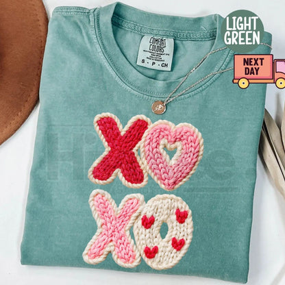 Comfort Colors XOXO Coquette Bow Shirt – Trendy Valentine’s Day T-Shirt, Womens Gift