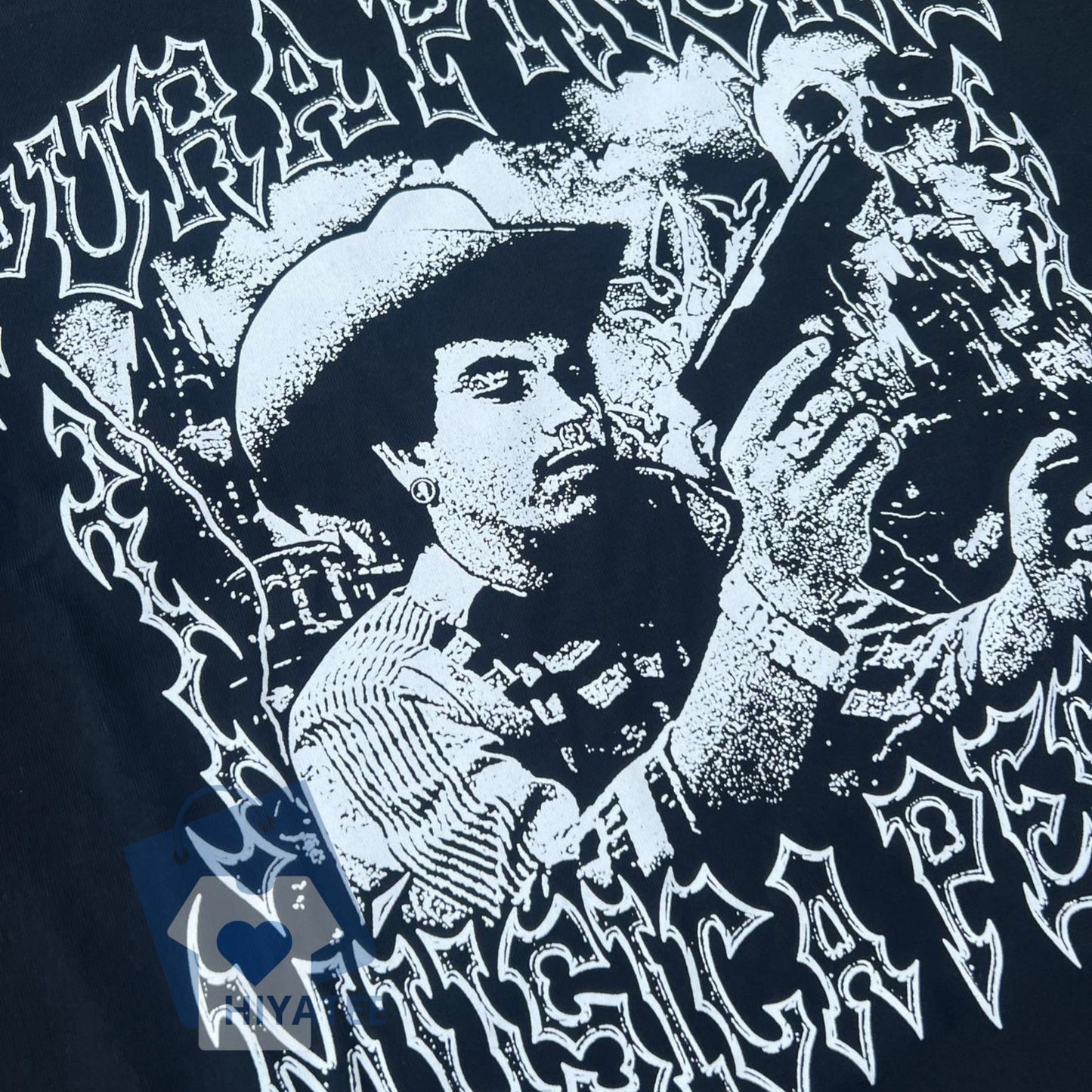 Música Pesada Tee – Heavy Music-Inspired Graphic T-Shirt for Latin Rock Fans