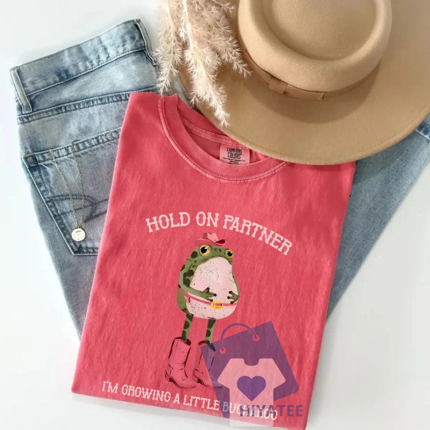 Hold On Partner I'm Growing A Little Buckaroo T-Shirt – Vintage Cowboy Frog Pregnancy Tee
