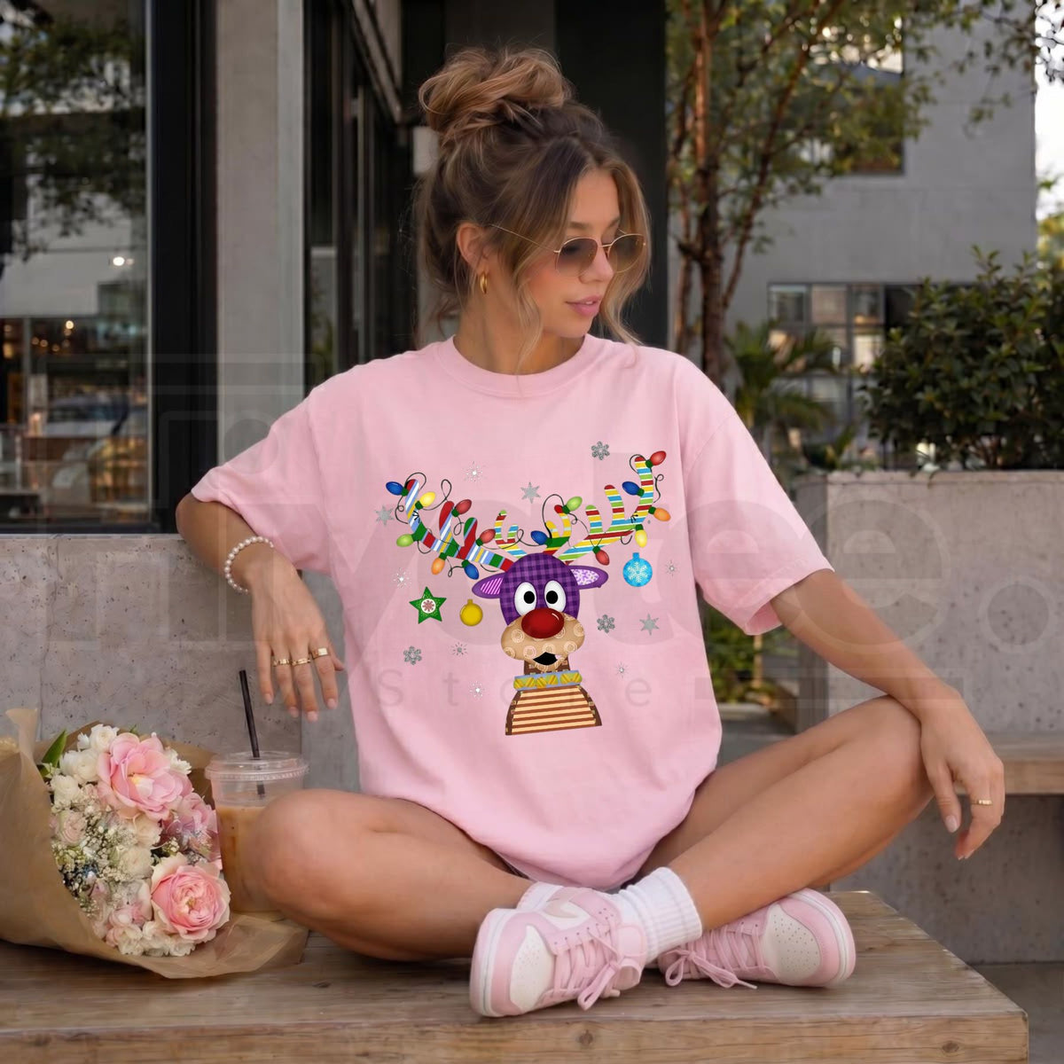 Funny Cute Reindeer Christmas T-Shirt – Holiday Graphic Unisex Cotton Tee