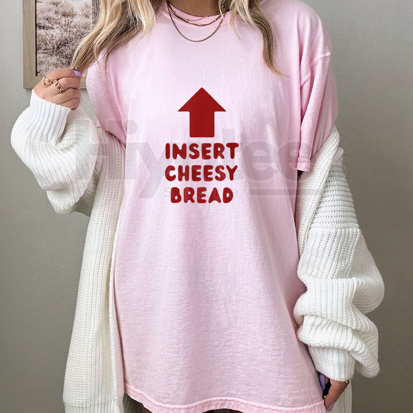 "Insert Cheesy Bread" Funny Foodie T-Shirt – Arrow Pointing To Mouth Graphic Tee
