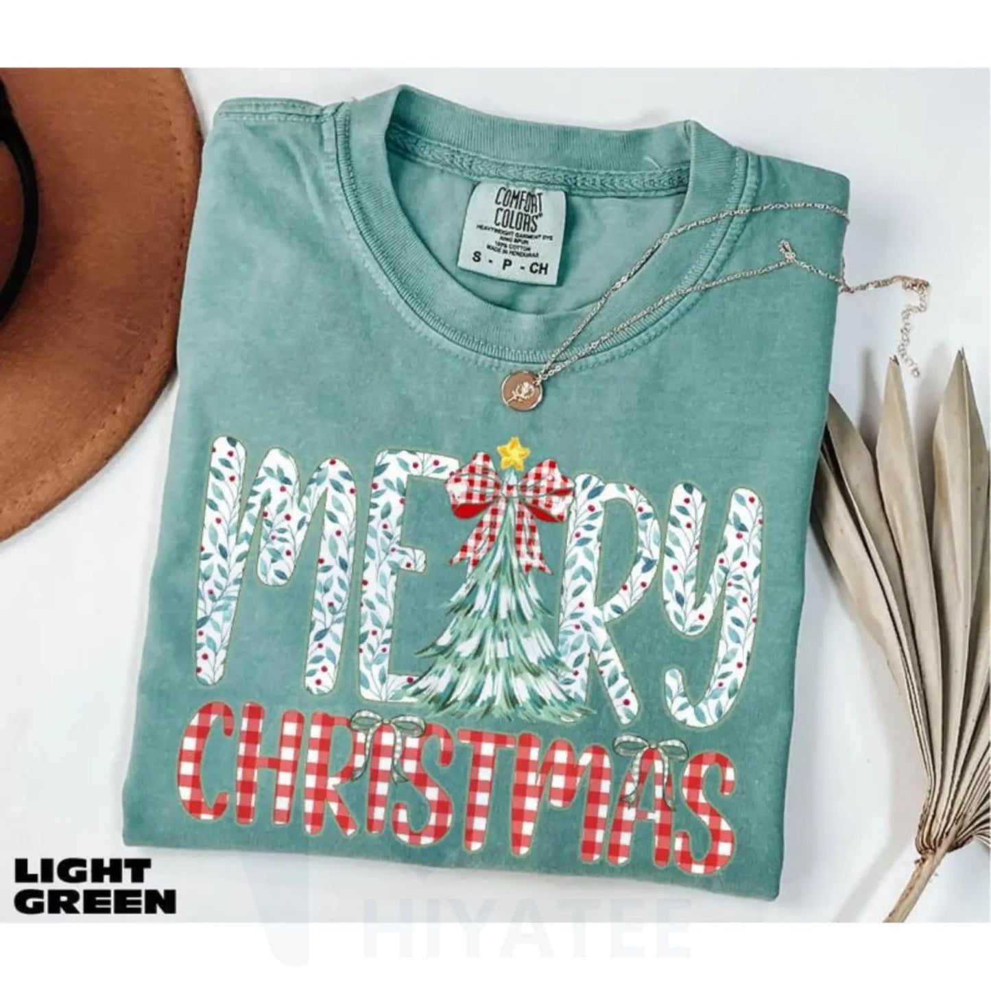 Comfort Colors Merry Christmas T-Shirt – Cute Christmas Tree Bow Tee