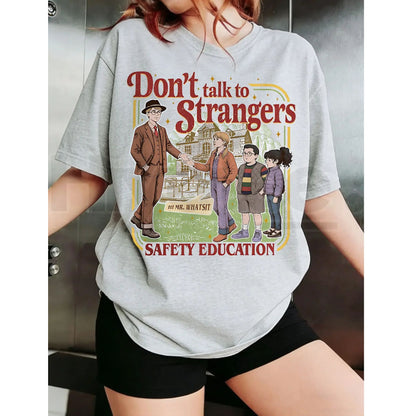 Stranger Things Vintage Style T-Shirt – "Don't Talk To Strangers" White Oversized Tee, Retro TV Show Fan Casual Top