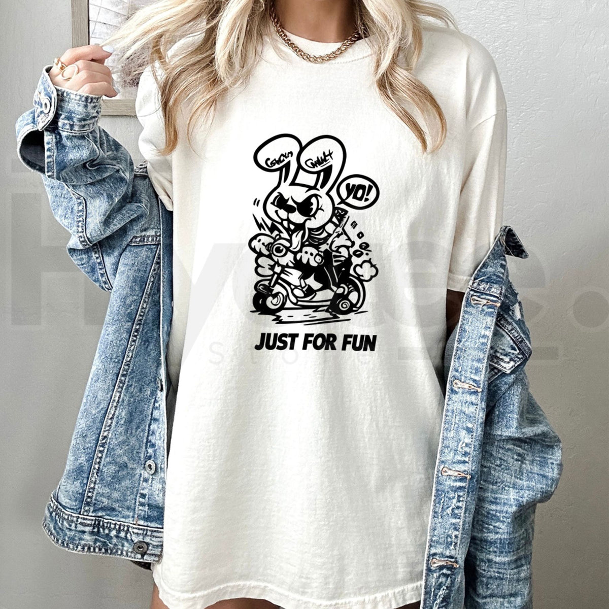 Urban Cartoon Graffiti Bunny T-Shirt – Street Art Graphic Tee for Men & Women