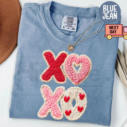 Comfort Colors XOXO Coquette Bow Shirt – Trendy Valentine’s Day T-Shirt, Womens Gift