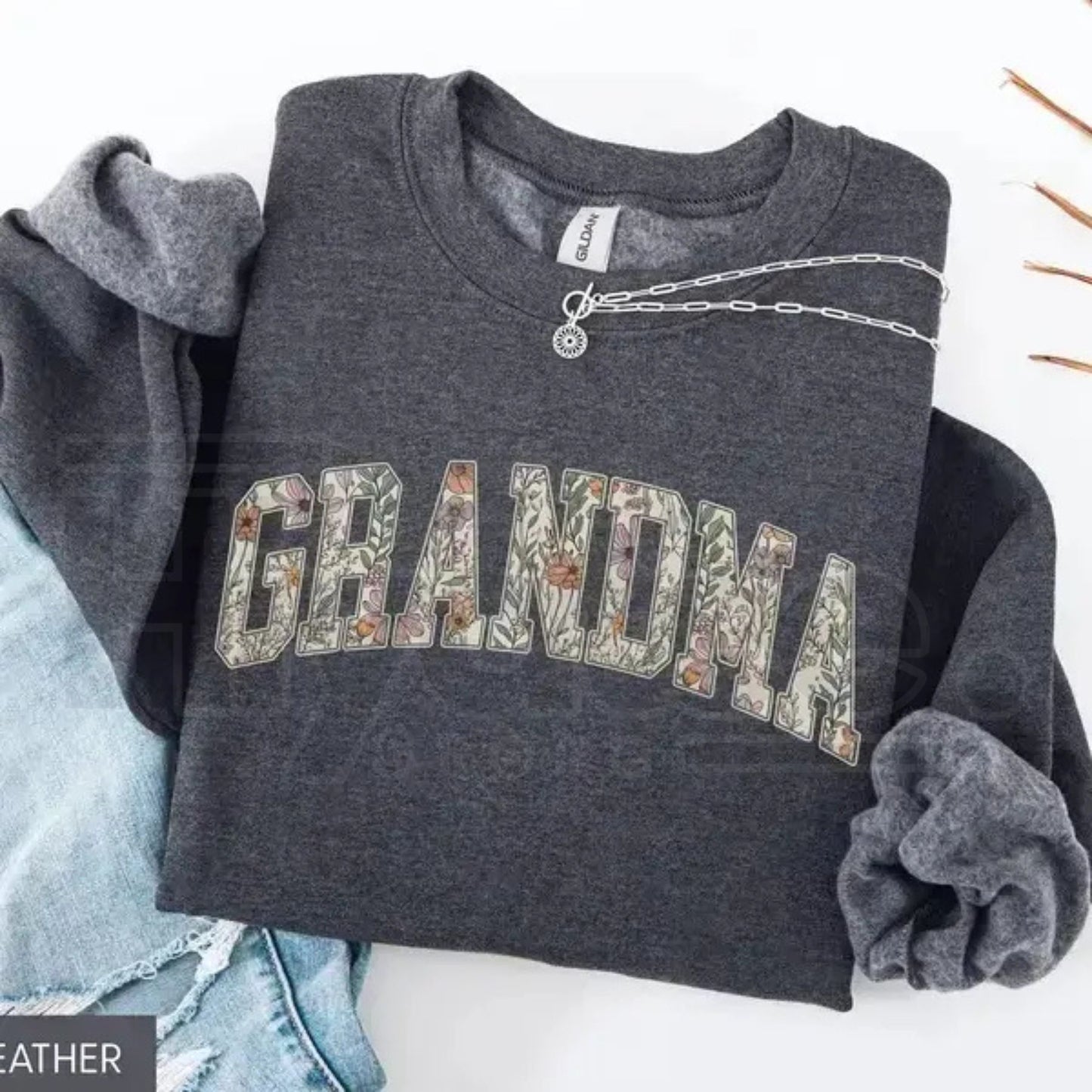 Grandma Gigi Nana Mimi Mama Auntie Floral Sweatshirt – Vintage Botanical Mother's Day Gift Crewneck
