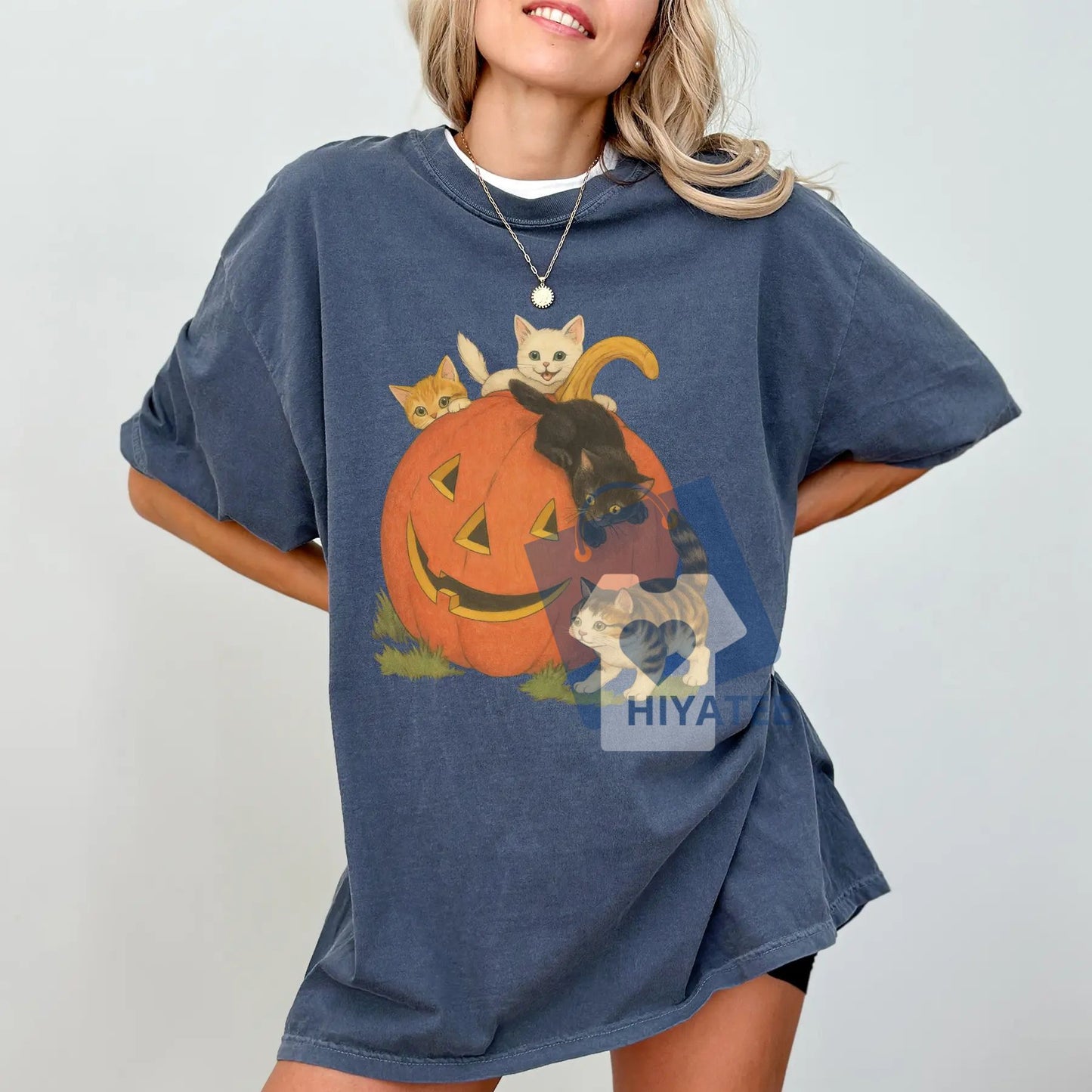 ChicCotton Vintage 90s Cat Halloween Shirt – Retro Jack-o’-Lantern Graphic Tee, Cute Fall Comfort Colors T-Shirt for Cat Lovers