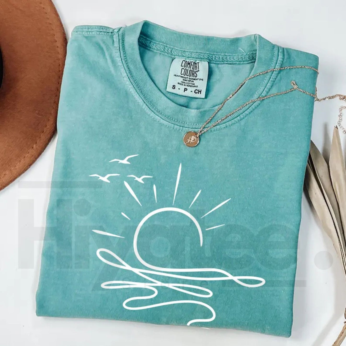 Comfort Colors Sun Ocean Shirt – Linear Graphic Boho Summer Tee, Trendy Cute Minimalist Beach T-Shirt