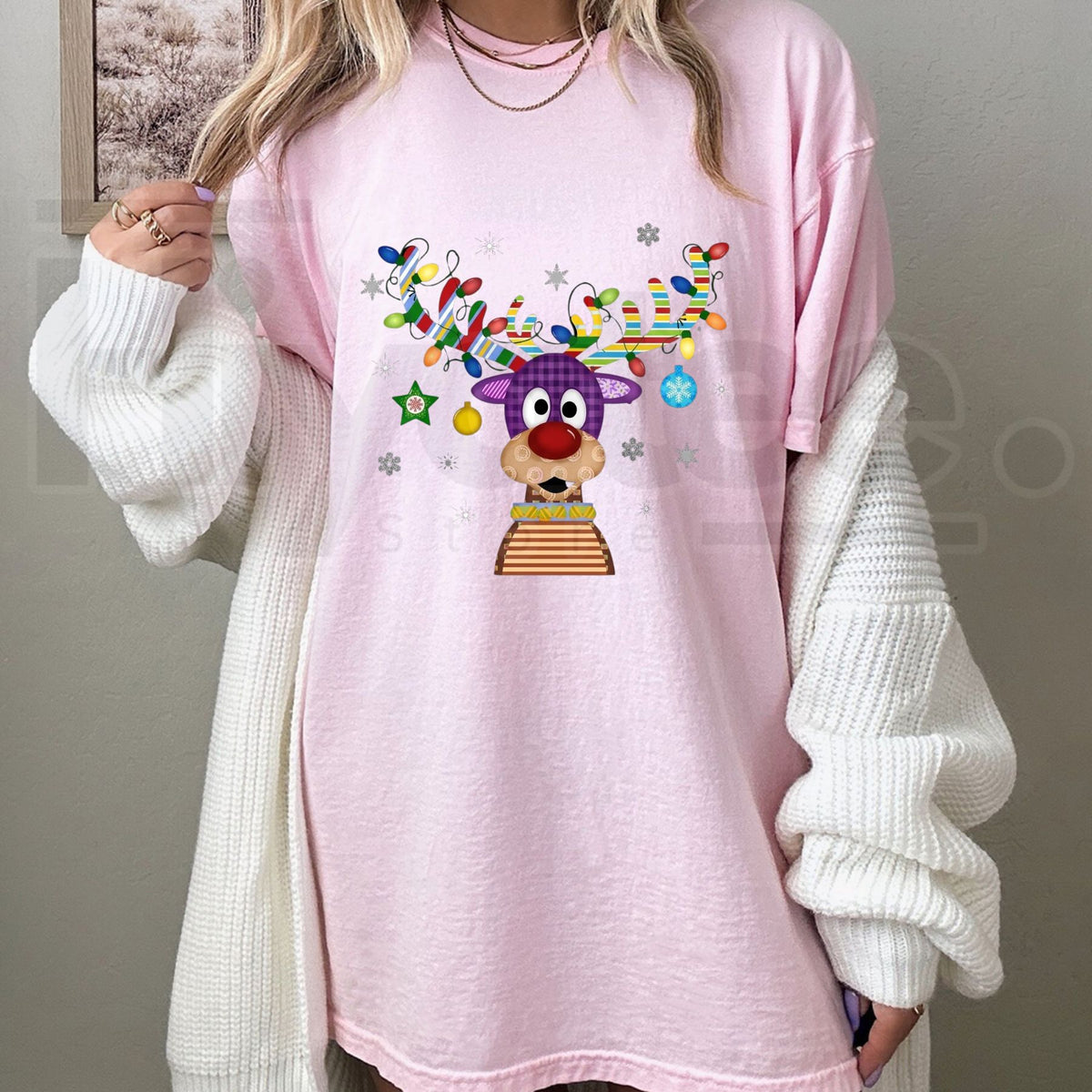 Funny Cute Reindeer Christmas T-Shirt – Holiday Graphic Unisex Cotton Tee