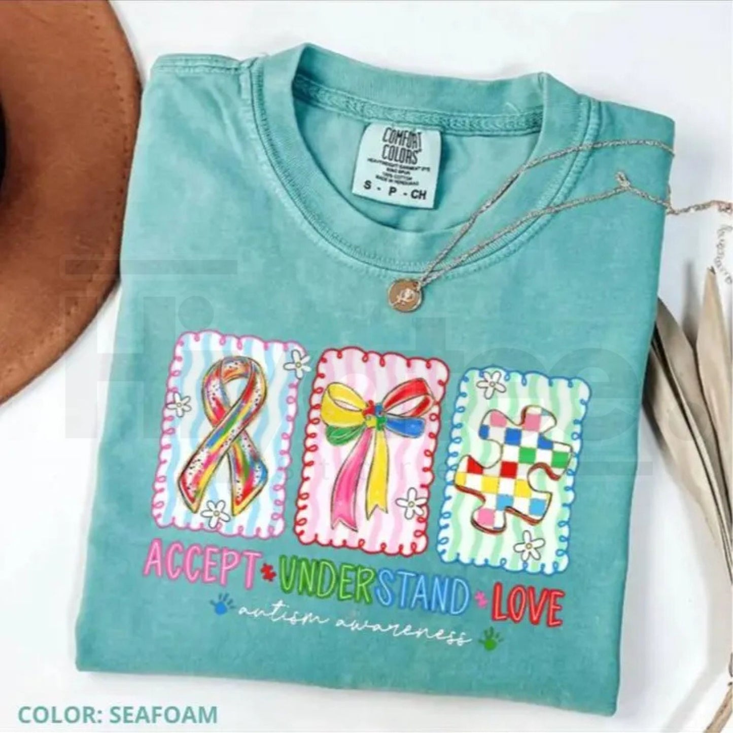 HappyShift - Comfort Colors® Autism Accept, Understand, Love T-Shirt – Autism Mama Bow Graphic Tee