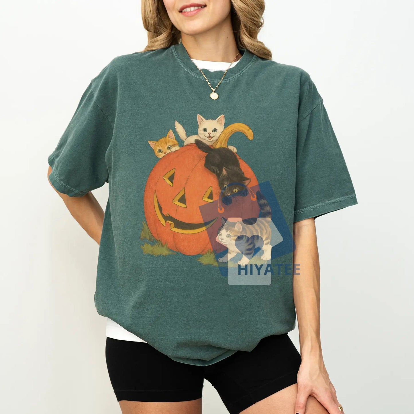 ChicCotton Vintage 90s Cat Halloween Shirt – Retro Jack-o’-Lantern Graphic Tee, Cute Fall Comfort Colors T-Shirt for Cat Lovers