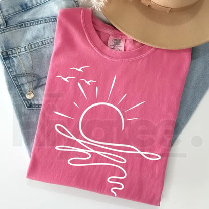 Comfort Colors Sun Ocean Shirt – Linear Graphic Boho Summer Tee, Trendy Cute Minimalist Beach T-Shirt