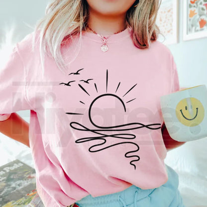 Comfort Colors Sun Ocean Shirt – Linear Graphic Boho Summer Tee, Trendy Cute Minimalist Beach T-Shirt