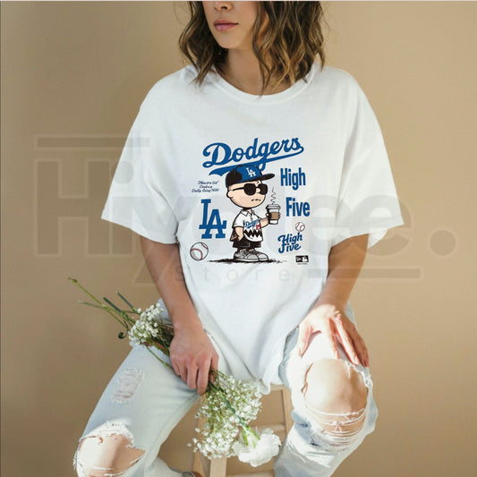 "Chillen’ in LA" – Charlie Brown Dodgers Coffee Graphic Top - Hiyatee