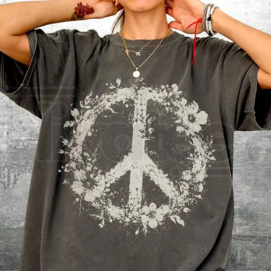 Comfort Colors Boho Floral Peace T-Shirt Retro Vintage Style Oversize Tee - Hiyatee