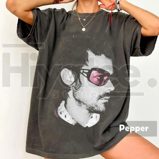 Comfort Colors® Harry Kiss and Disco Big Face T-Shirt – Retro Pop Star Aesthetic Graphic Tee - Hiyatee