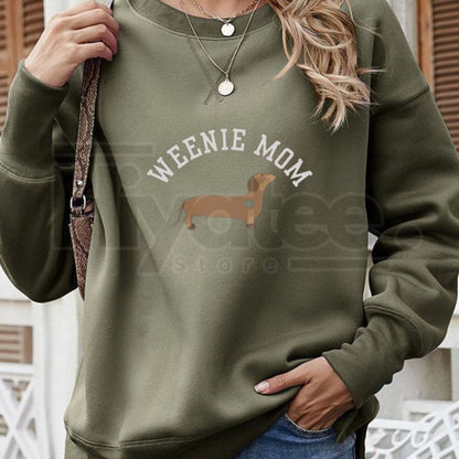 Dachshund Mom Sweatshirt: Weenie Mom Crewneck - Funny Wiener Dog Owner Gift - Hiyatee