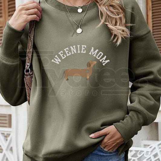 Dachshund Mom Sweatshirt: Weenie Mom Crewneck - Funny Wiener Dog Owner Gift - Hiyatee