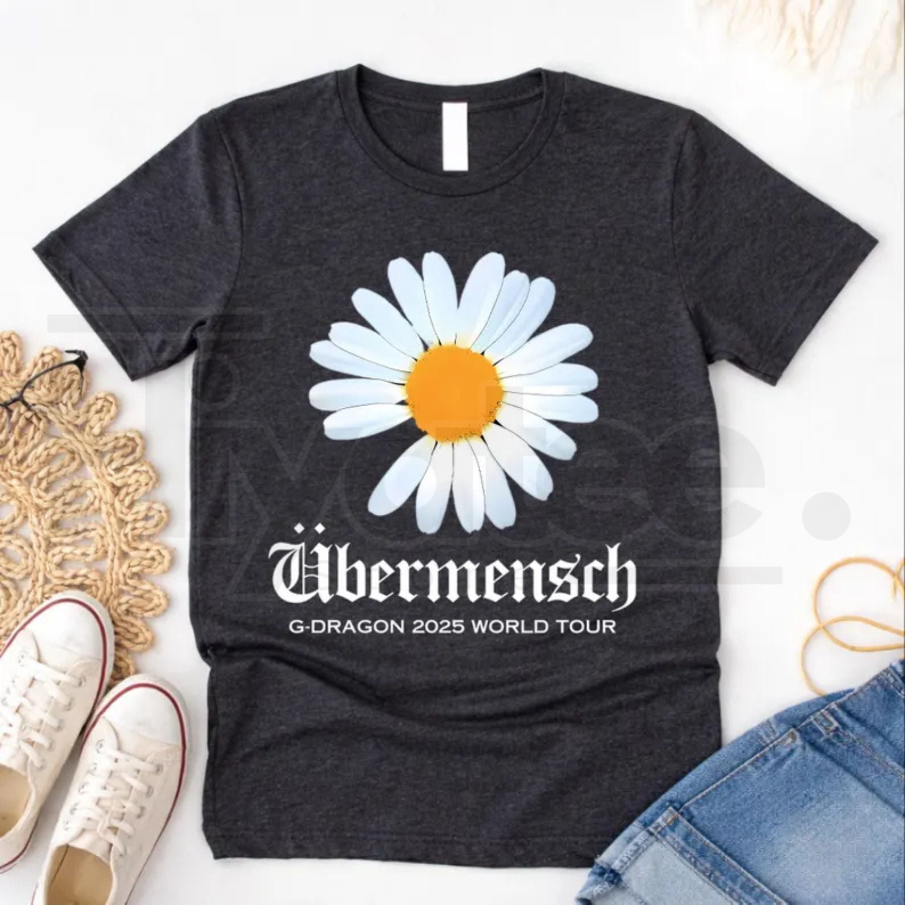 "Daisy Ubermensch" – G-Dragon World Tour 2025 Fan Graphic Top - Hiyatee