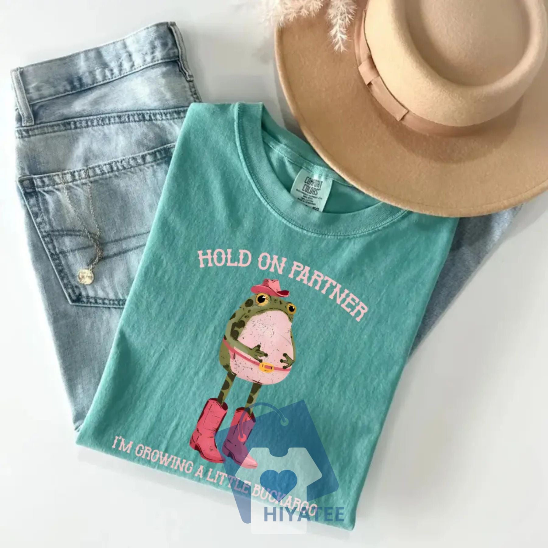 Hold On Partner I'm Growing A Little Buckaroo T-Shirt – Vintage Cowboy Frog Pregnancy Tee-Hiyatee