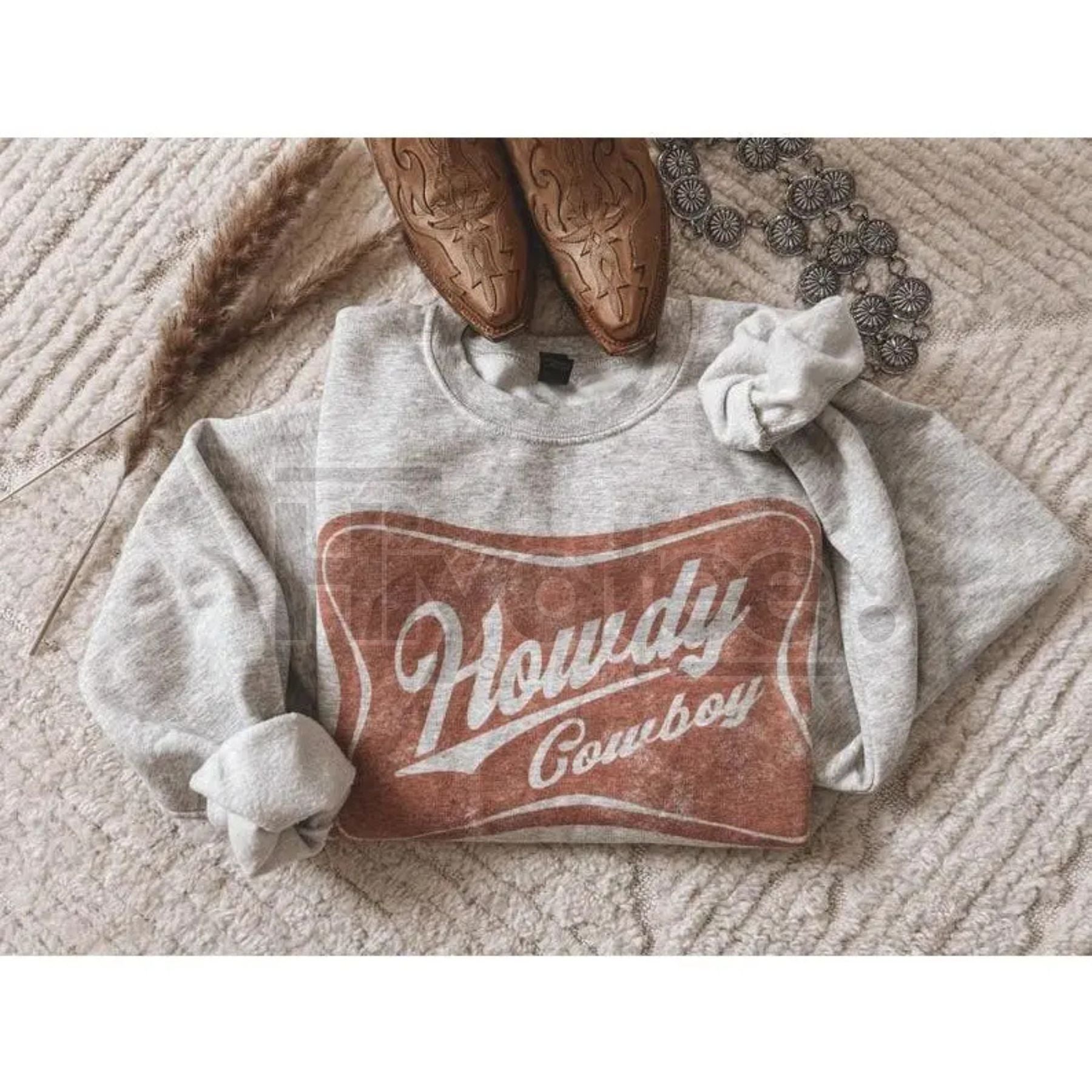 Howdy Cowboy Crewneck Sweatshirt: Howdy Western Sweatshirt, Yee Haw Sweater, Cowgirls Shirt, Country Cowboy T-Shirt, Western Clothes Gift - Hiyatee