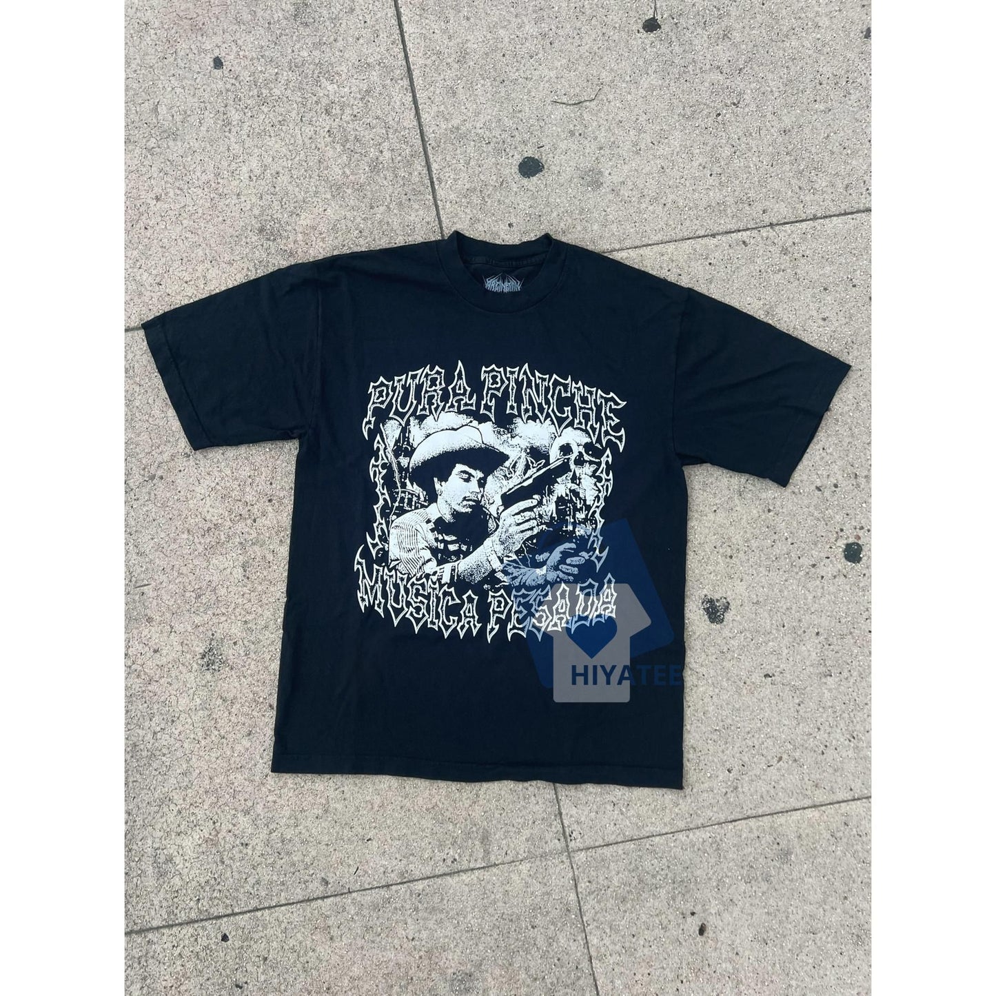 Música Pesada Tee – Heavy Music-Inspired Graphic T-Shirt for Latin Rock Fans-Hiyatee