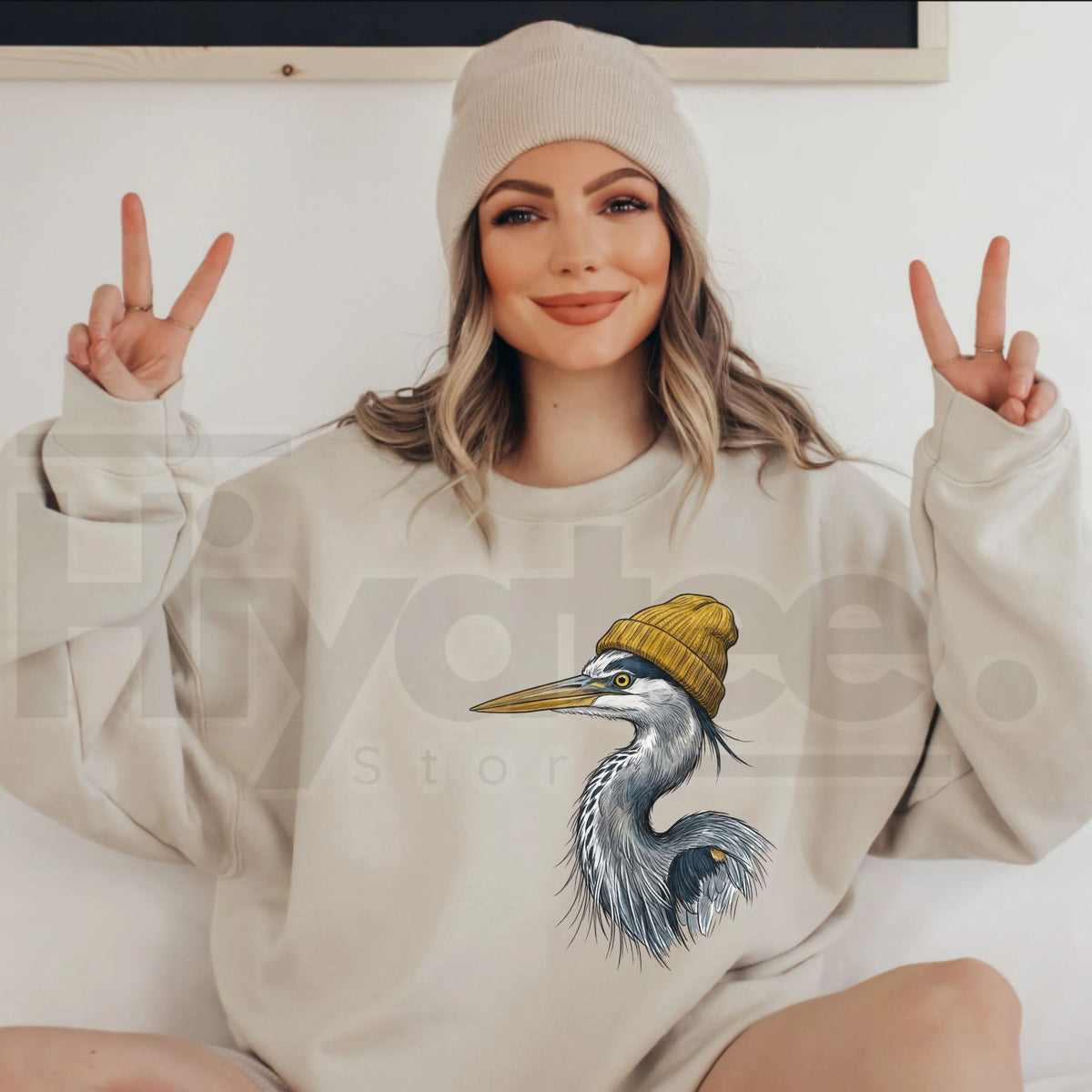 Retro 90s Great Blue Heron In Beanie Sweatshirt, Vintage Birdwatching Graphic Pullover - Hiyatee