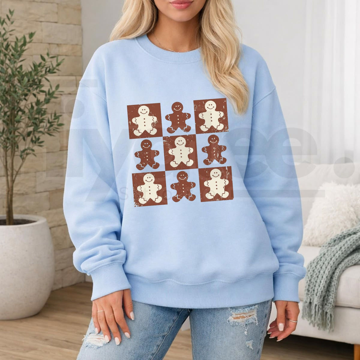 Retro Checkered Gingerbread Man Sweatshirt, Vintage Holiday Baker Graphic Crewneck - Hiyatee