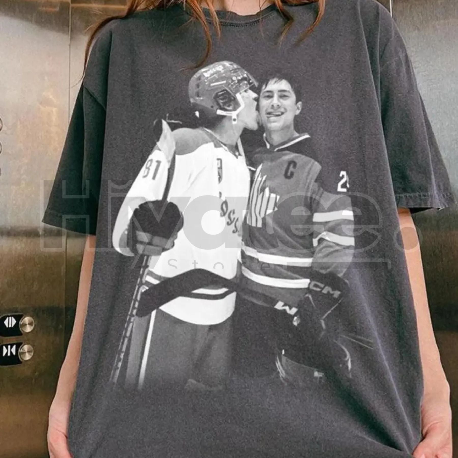 Vintage Black and White Hockey Kiss Comfort Colors T-Shirt – Retro Ice Rink Romance, Emotional Sports Graphic Tee, Classic Love Gift - Hiyatee